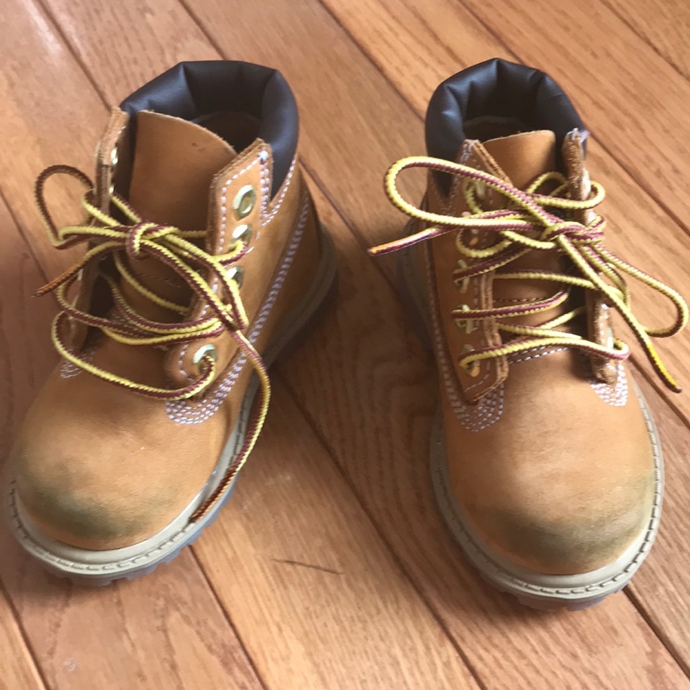 Timberland tan suede boots.